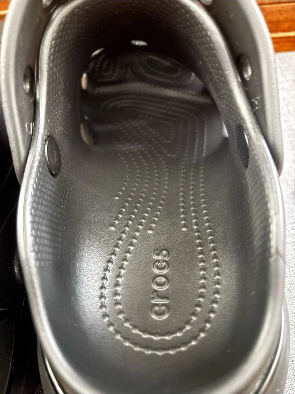 CROCS BUBBLE CRUSH CLOG in TRIPLE BLACK, size M7/W9